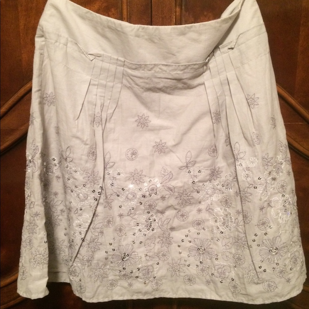 ROMY gray embroidered flowers drop waist skirt